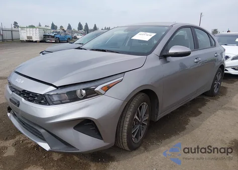 2024 Kia Forte Lxs z USA, uszkodzony, nr VIN 3KPF24AD3RE817531